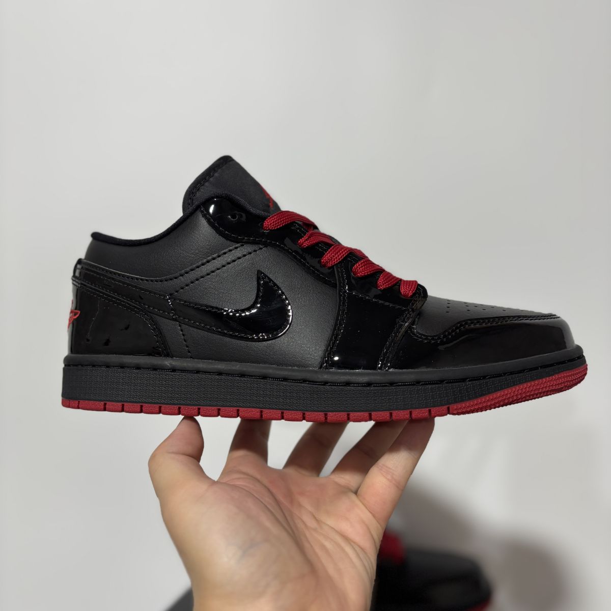 AJ1 low黑红漆皮 DT纯原⚡️Air Jordan 1 乔1漆皮黑红 西装暴徒 红底 黑武士 情侣 高级感 小众酷感 贵气 婚鞋 减震防滑 低帮 复古篮球鞋 553558-60613