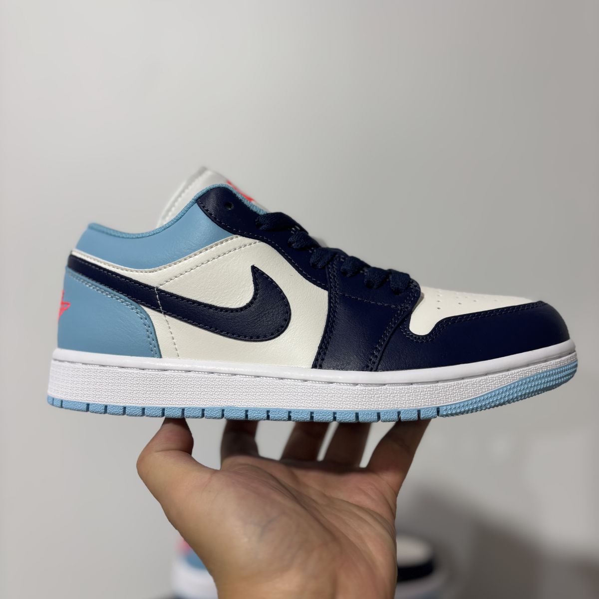 AJ1白蓝 Y版⚡️Air Jordan 1 乔1舒适柔软 透气 低帮 复古篮球鞋 男女同款 白蓝色 553558-149