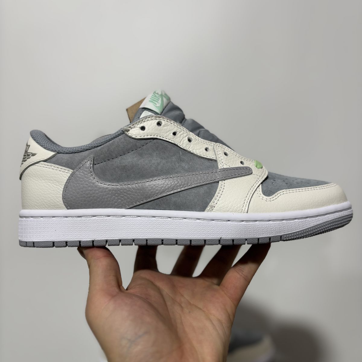 AJ1 TS倒钩白蓝灰 Air Jordan 1 乔1舒适百搭 防滑耐磨 低帮 复古篮球鞋 HQ2004-400