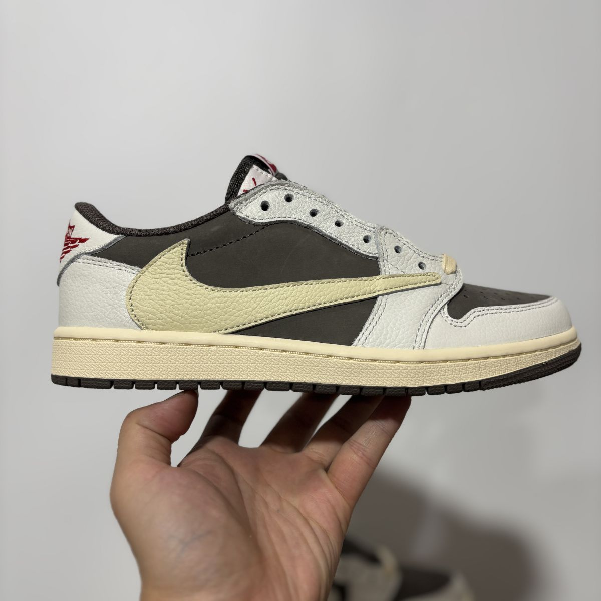 AJ1倒钩3.0白棕 绿X Stockx版本⚡️Travis Scott x Jordan Air Jordan 1 乔1 TS潮流复古 低帮 篮球鞋 男女同款 白棕色 反转摩卡 倒钩3.0 DM7