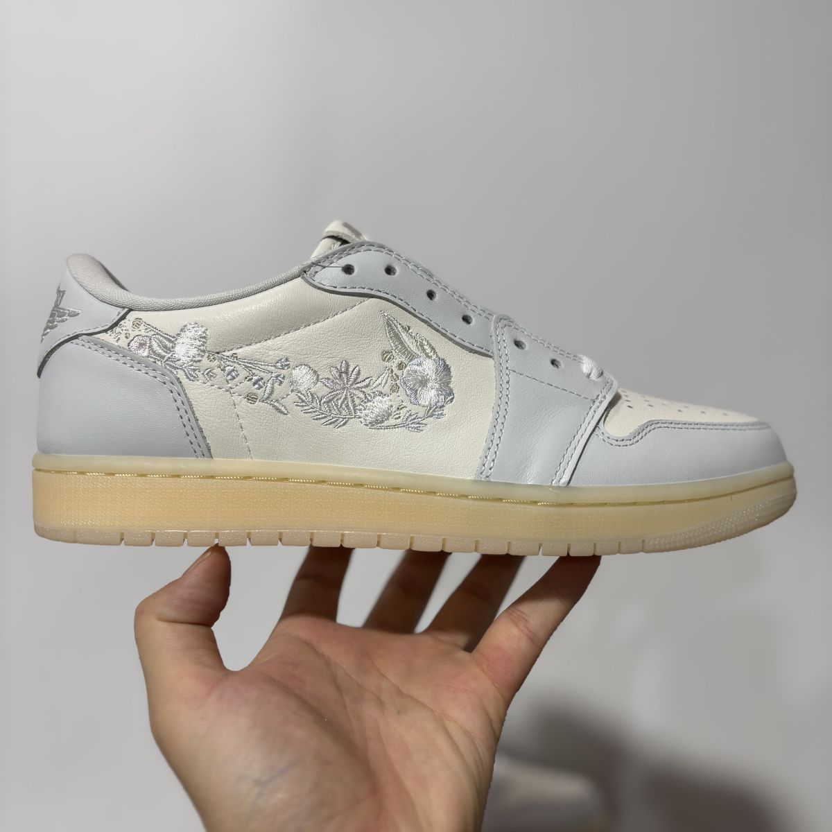 AJ1低帮花卉刺绣 Y版⚡️Air Jordan 1 Low OG “Floral Swoosh”Sail/Off White-Coconut Milk 乔1低帮丝绸刺绣篮球鞋 IF4391-100