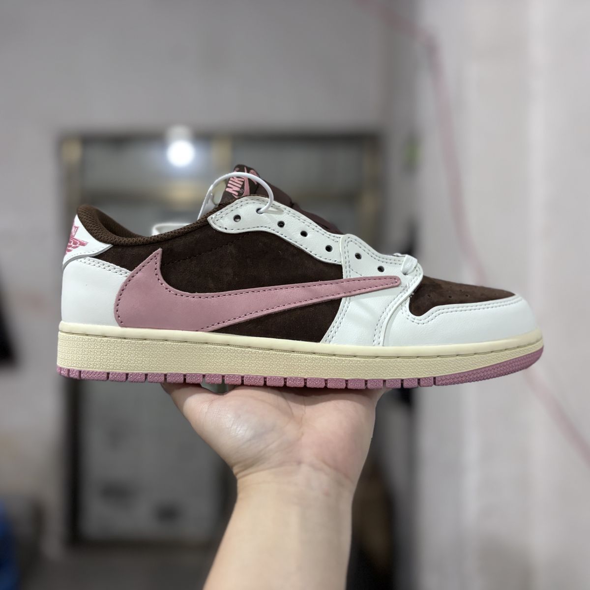 AJ1 low倒钩白粉咖 Tracis Scott x Air Jordan 1 Low 乔1倒钩低帮TS联名板鞋 DZ4137-206