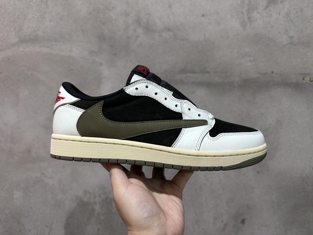 AJ1倒钩低帮橄榄绿 更新正确纯原版️Travis Scott x Air Jordan 1 Low OG WMNS “Olive”乔 1黑绿倒钩板鞋 DZ4137-106