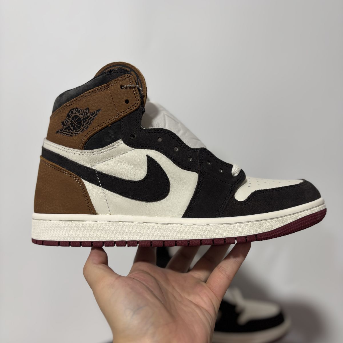 AJ1爱与敬意 Air Jordan 1 OG Love The Game 乔1舒适贴合 高帮 复古篮球鞋 男女同款 暗棕色 DZ5485-201