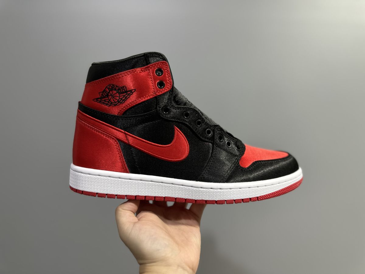 AJ1黑红丝绸 高品质⚡️Air Jordan 1 High OG "Satin Bred" 乔1黑红丝绸耐磨透气 高帮 复古篮球鞋 黑红2023年版 FD4810-061