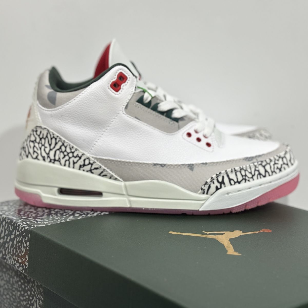 AJ3白粉玫瑰 Air Jordan 3 Wings 乔3白粉运动鞋 头层皮 HM6993-100尺码：36-46