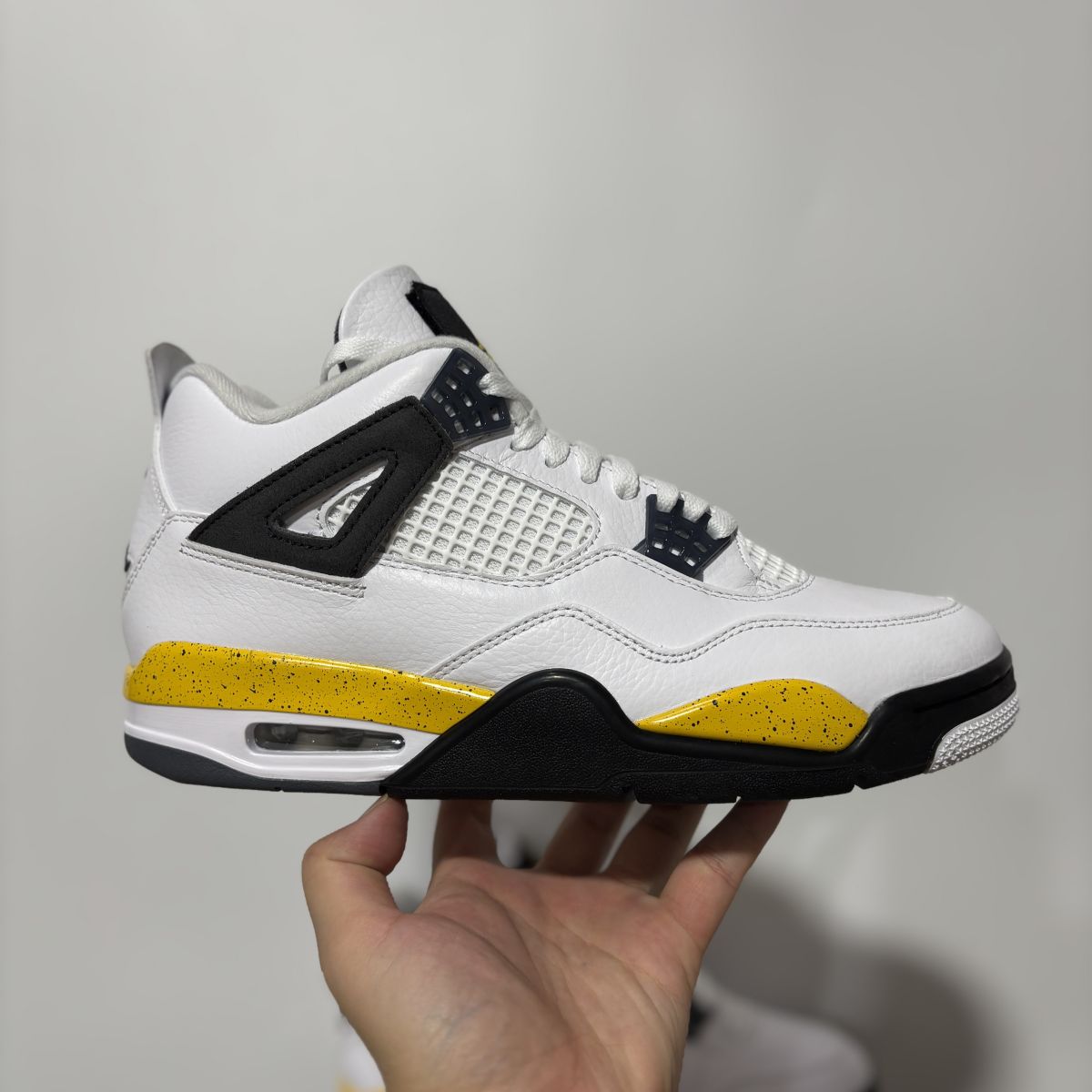 AJ4巡回黄复刻 GX版🔥Air Jordan 4 乔4白黄舒适贴合 复古篮球鞋 IO2463-102尺码：40-48.5