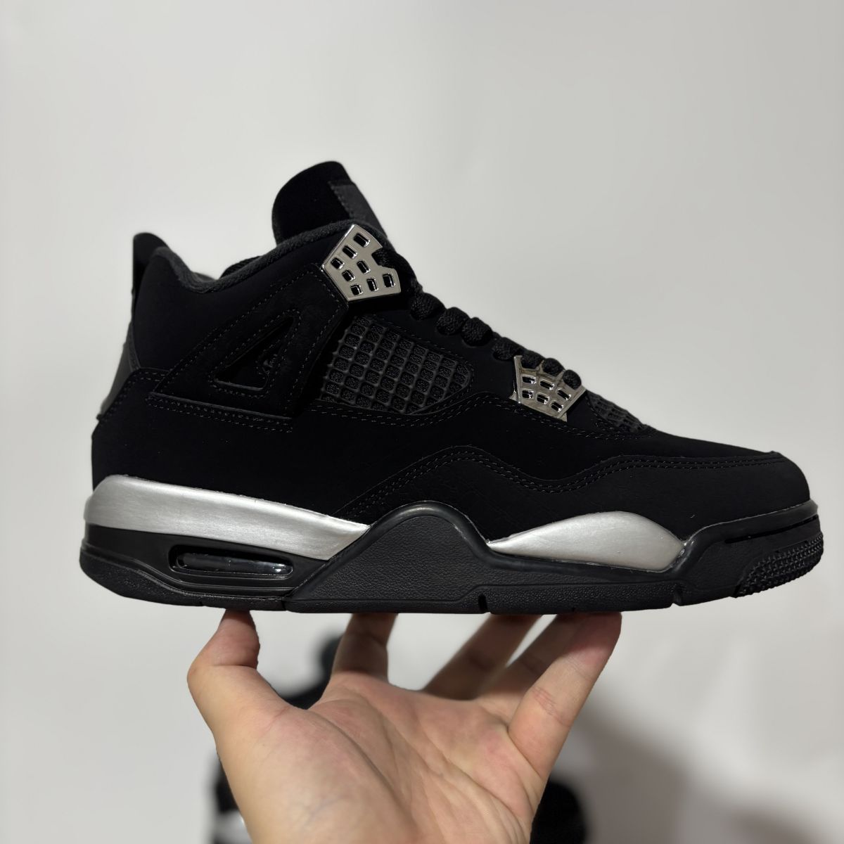 AJ4黑银 PLUS版⚡️Air Jordan 4 乔4黑银闪闪篮球鞋 FQ8138-092尺码：40-48.5有45.5