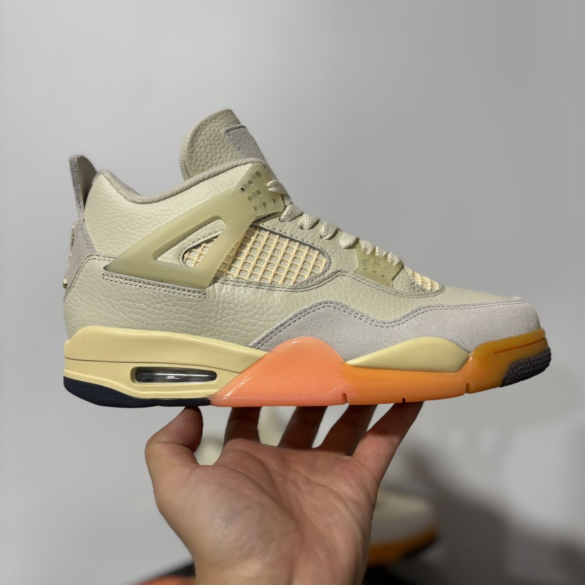AJ4米橙 Air Jordan 4 Birds of Paradise 乔3舒适贴合 复古篮球鞋 男女同款 米色HV0823-101尺码：36-47.5
