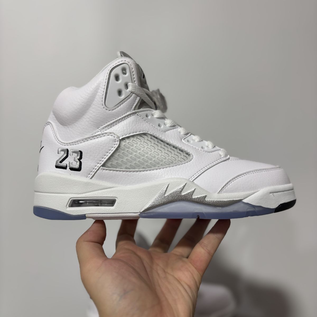 AJ5白银色 中端⚡️Air Jordan 5 乔5百搭舒适 耐磨 高帮 复古篮球鞋 HQ7978-103 尺码：36-48 情侣