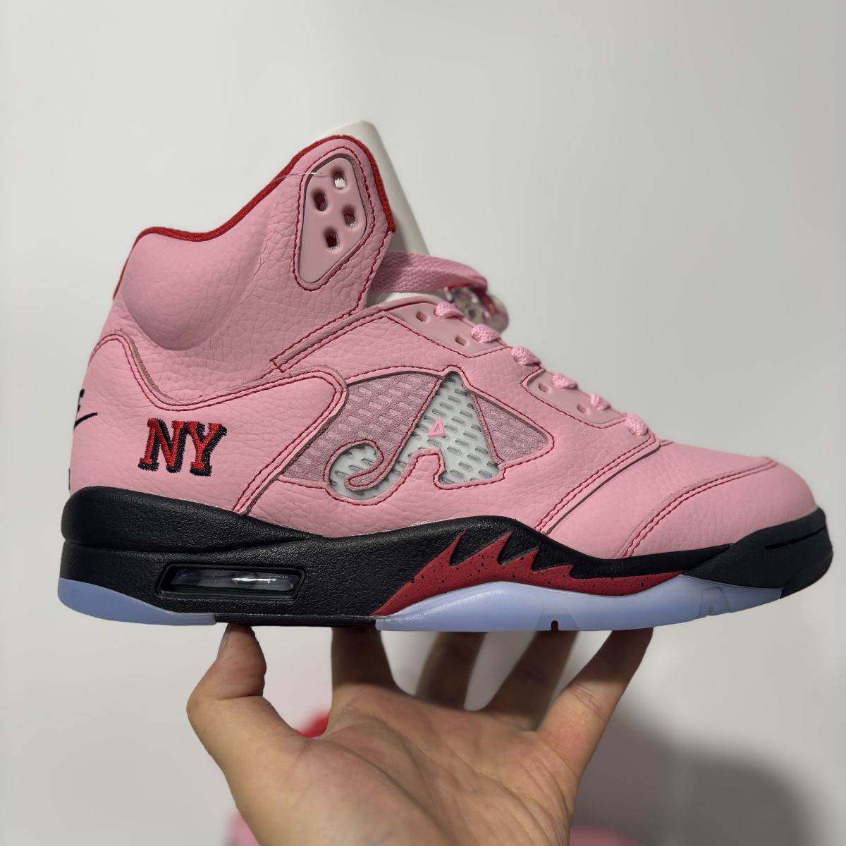 AJ5 NY联名粉色 F版⚡️Awake NY x联名 Air Jordan 5 乔5黑粉篮球鞋 DV4982-600 尺码：40-47.5男