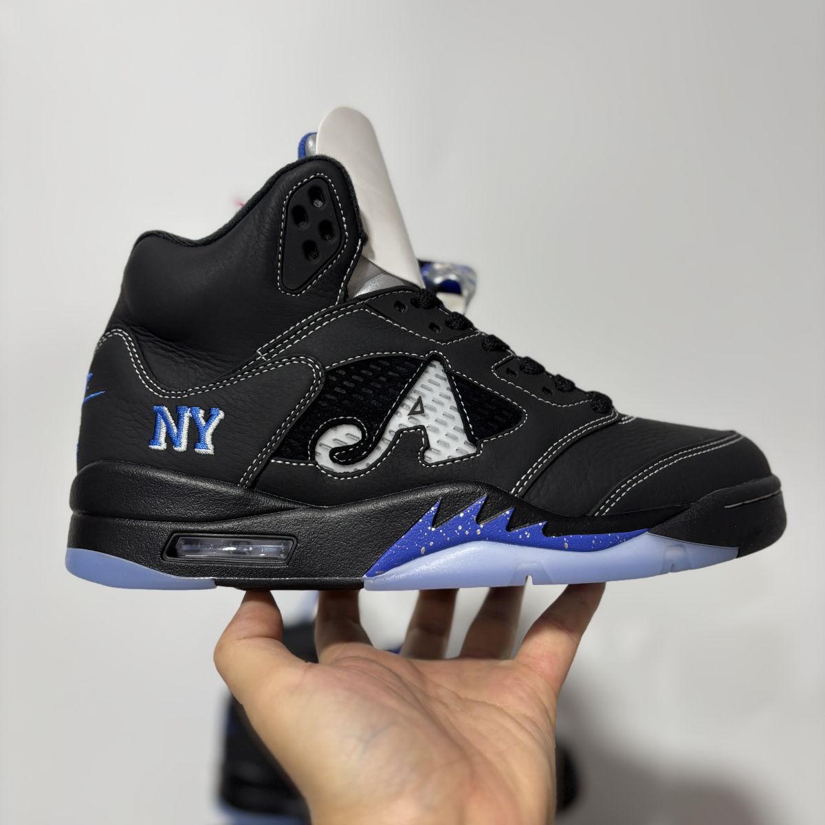 AJ5 NY联名黑蓝F版⚡️Awake NY x联名 Air Jordan 5 乔5黑蓝篮球鞋 DV4982-004 尺码：40-47男