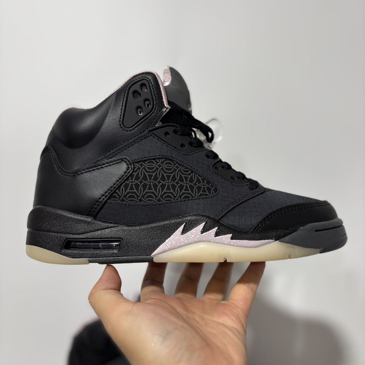 AJ5黑粉大巴黎 性价比⚡️PSG x Jordan Air Jordan 5 Retro 乔5柔软舒适 防滑耐磨 高帮 复古篮球鞋 HQ3004-001尺码：39-47 男