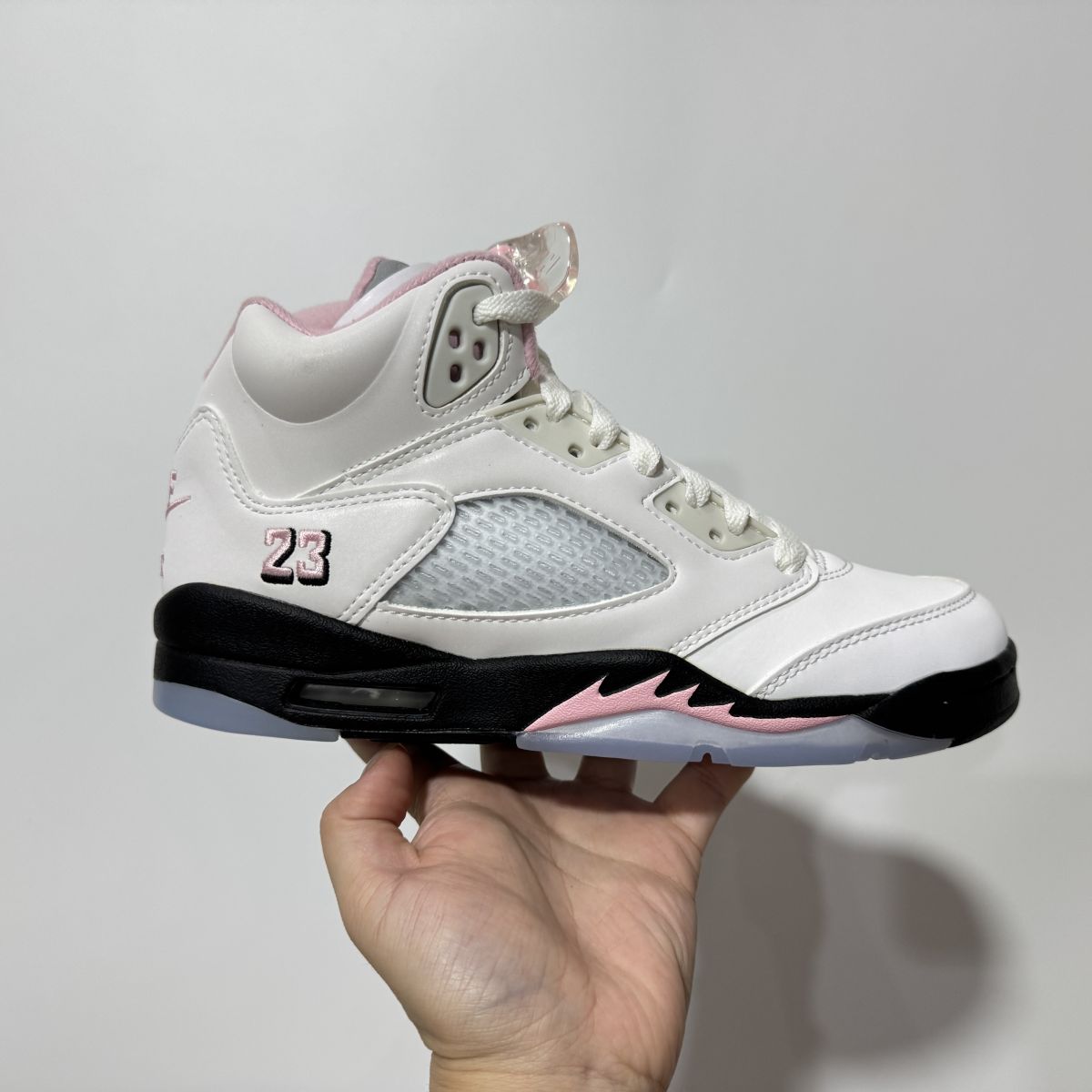 AJ5白粉女鞋 A1版⚡️2025新版Air Jordan 5 Retro Grape 乔5高帮复古篮球鞋女鞋实拍 HQ7980-102 尺码：36-40 情侣