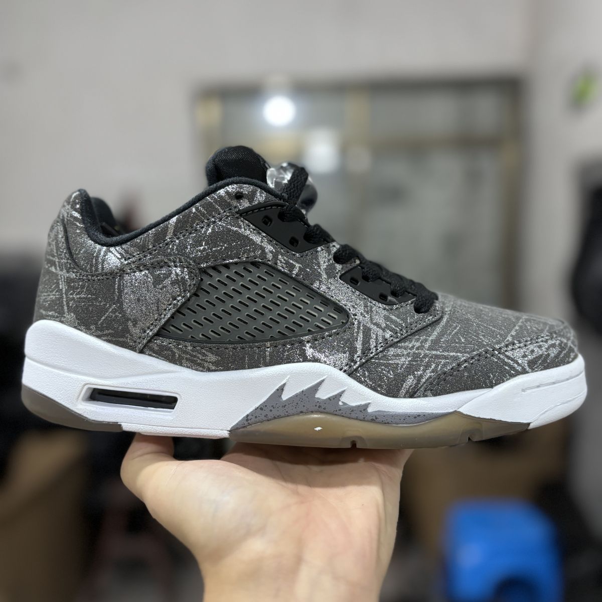 AJ5低帮黑银 Air Jordan 5 retro low 乔5低帮篮球鞋 819951-003 尺码：36-47.5 情侣