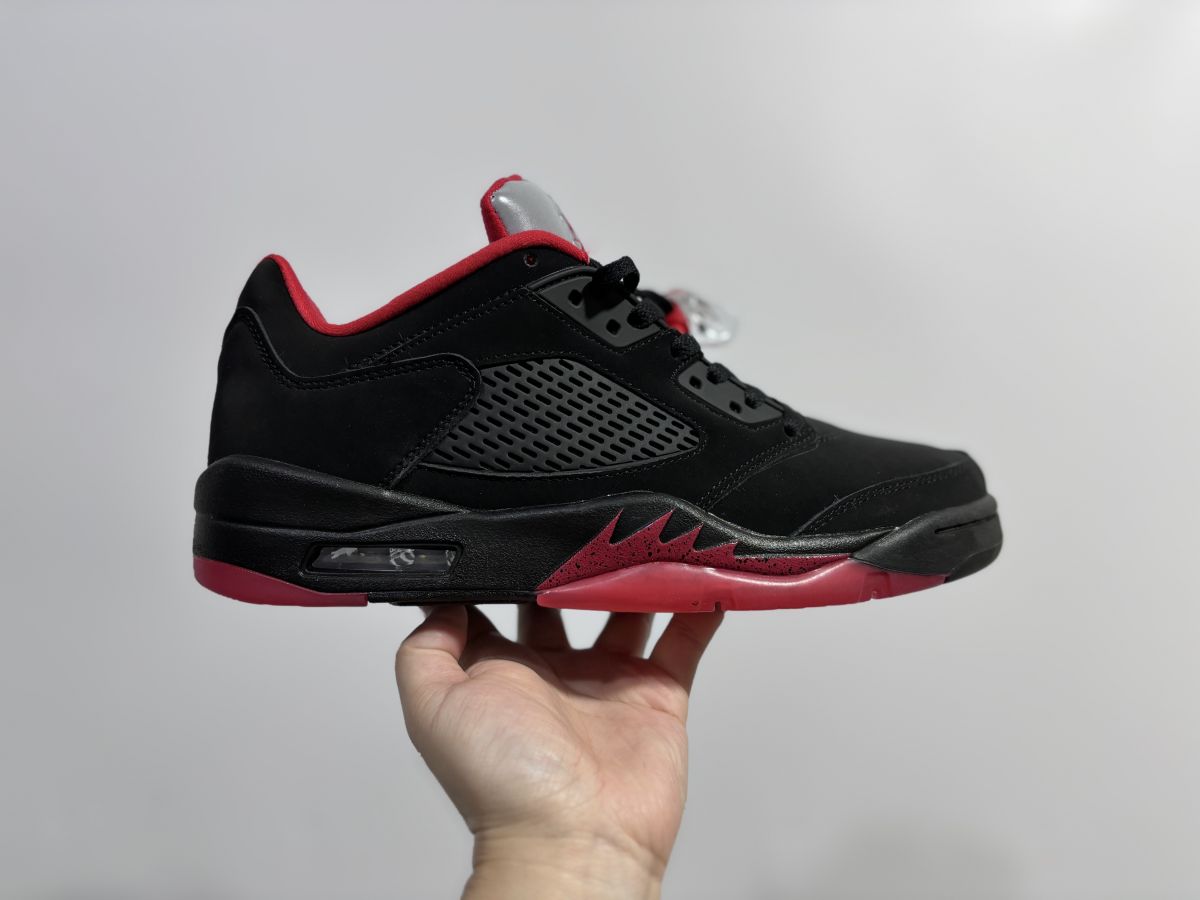AJ5 低帮黑红Air Jordan 5 Retro Low Alternate 90 乔5黑红低帮篮球鞋819171-001 尺码：36-47.5 情侣