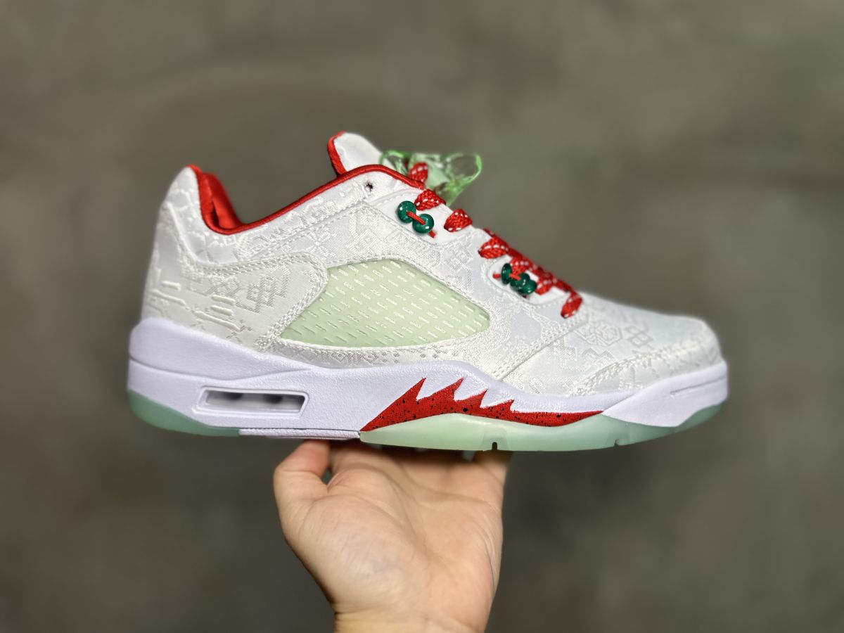 aj5白丝绸low Air Jordan 5 Low 乔5中国玉低帮 篮球鞋 1151183 尺码：36-47.5 情侣